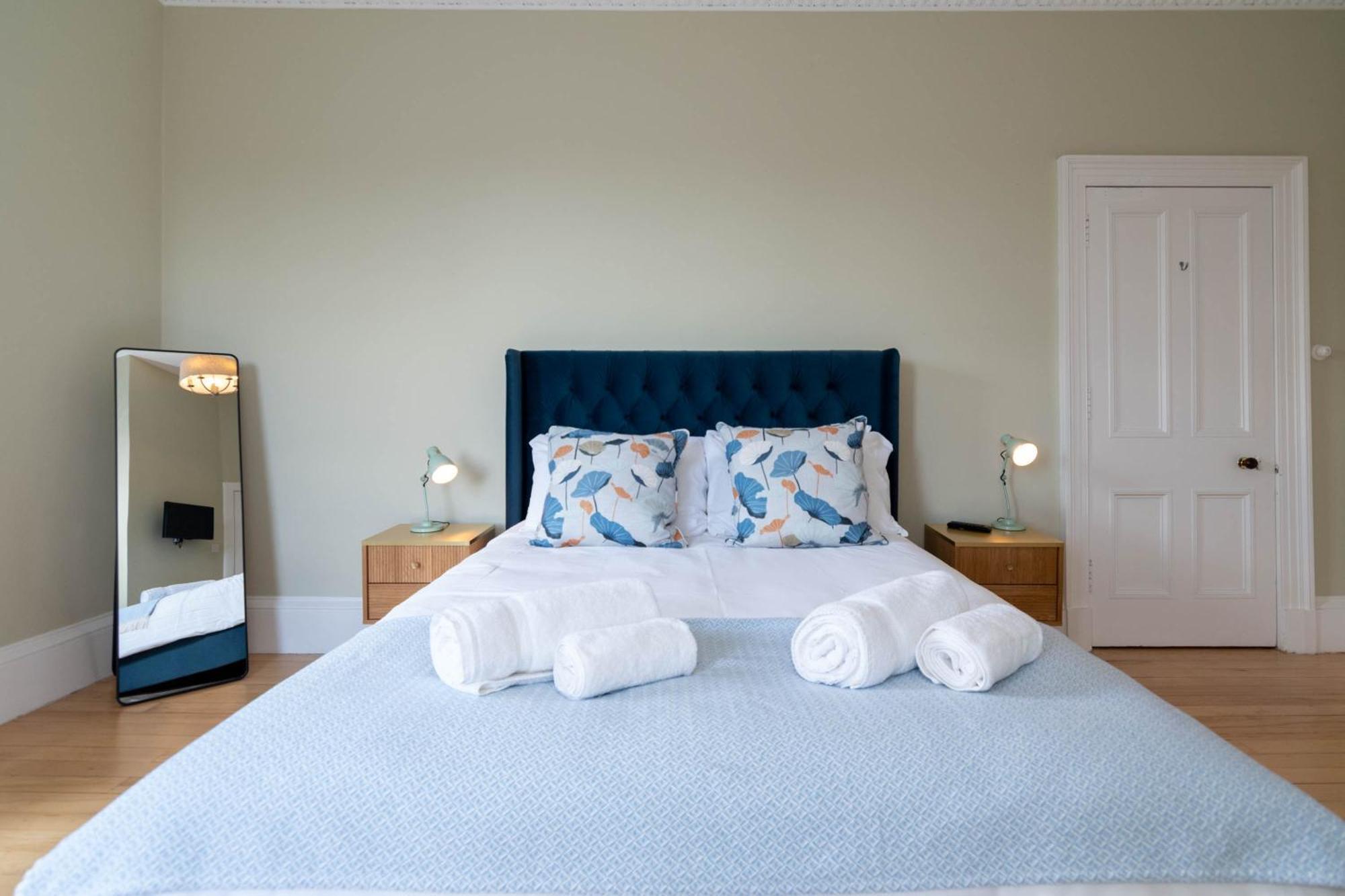 Rosebank House - 12 Guests, 6 Ensuite Bedrooms, Ev Point, Games Rooms, Wood Burner, Pet Friendly! Blairgowrie and Rattray Exterior foto