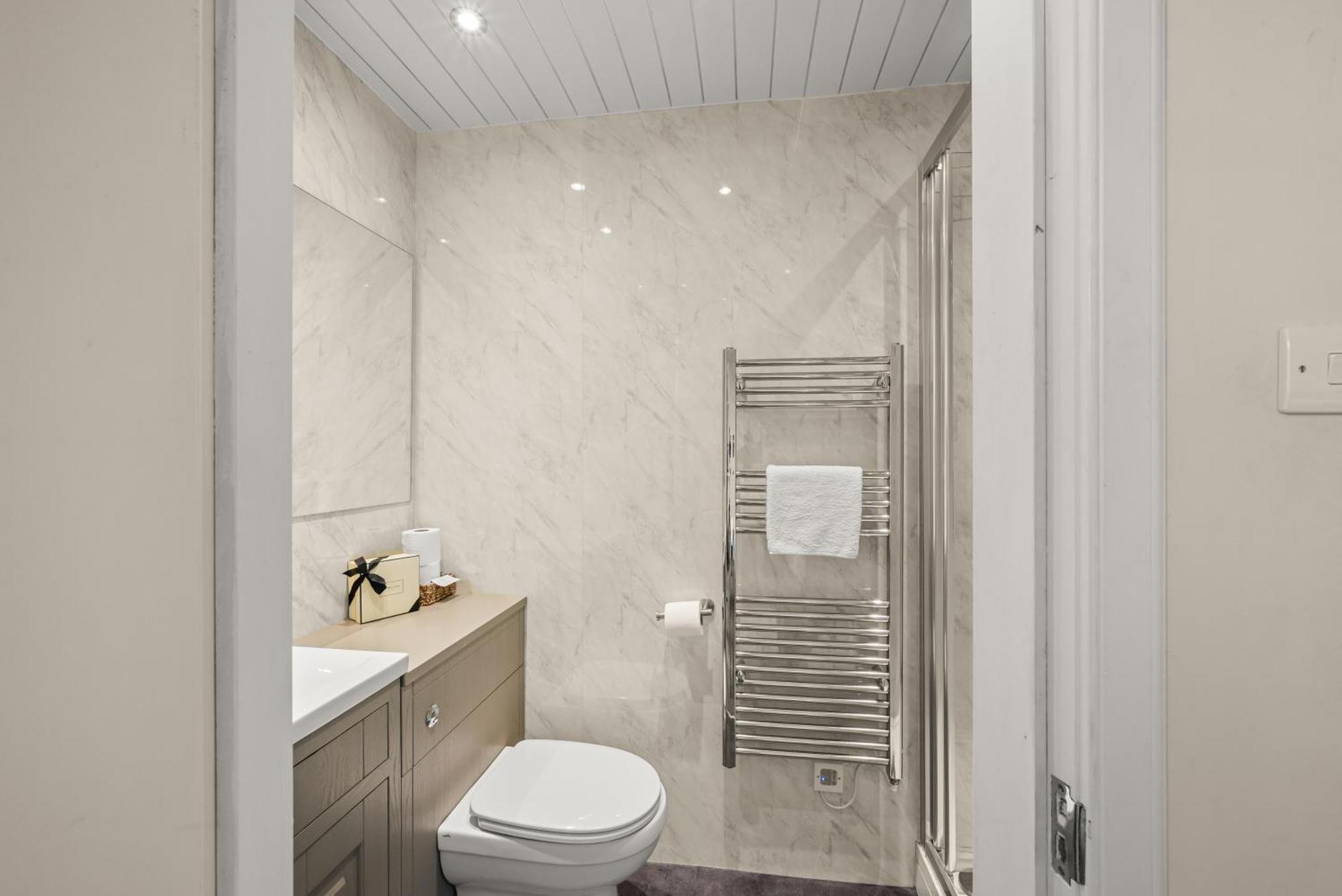 Rosebank House - 12 Guests, 6 Ensuite Bedrooms, Ev Point, Games Rooms, Wood Burner, Pet Friendly! Blairgowrie and Rattray Exterior foto